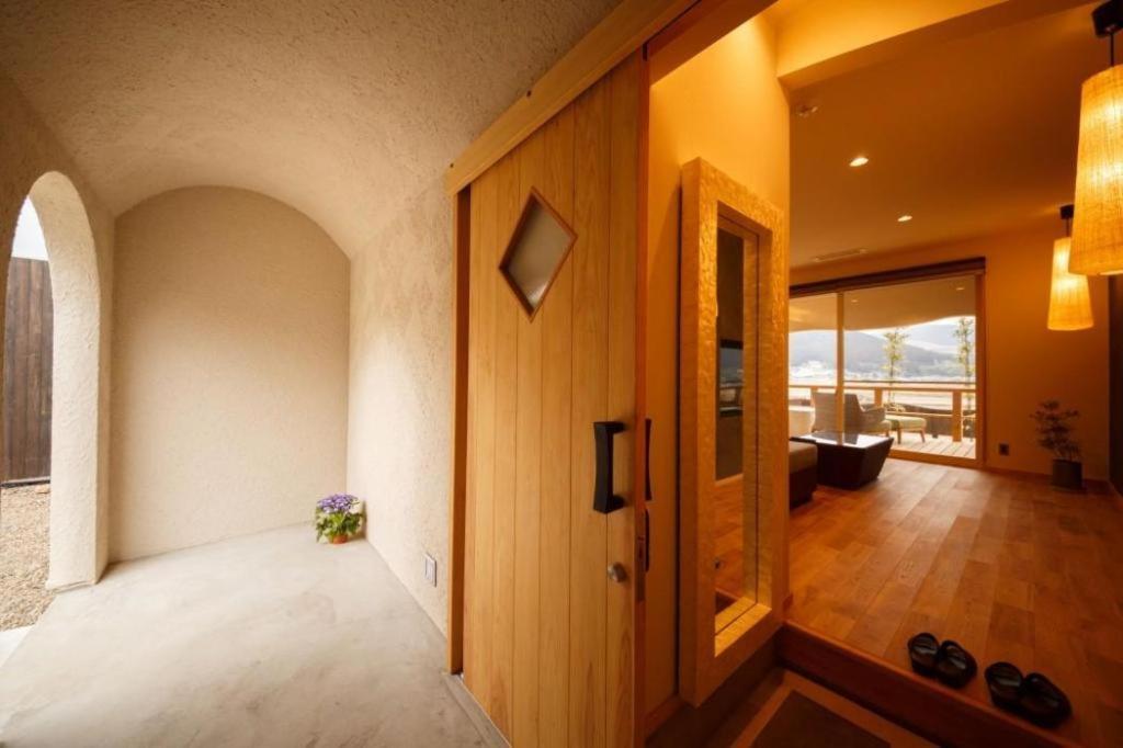 Yufuin Luxury Villa -Zakuro- Екстериор снимка